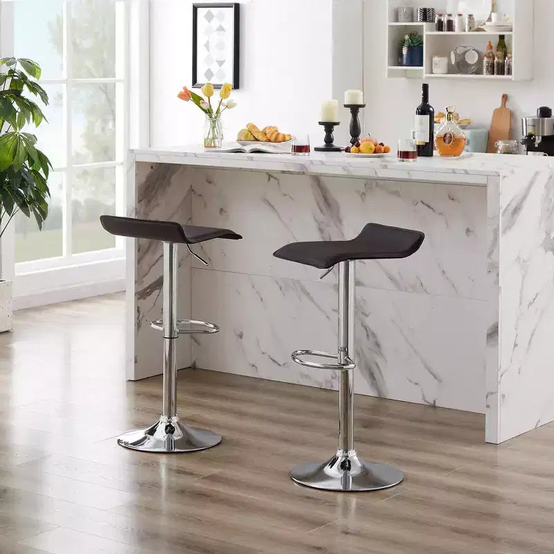 Tabourets de bar avec barre pivotante et hauteur réglable, adaptés aux cuisines/bars/salles à manger/salons.