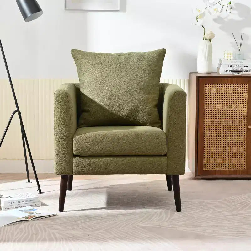 Fauteuil club capitonné, fauteuil baquet avec pieds en bois massif et support lombaire.