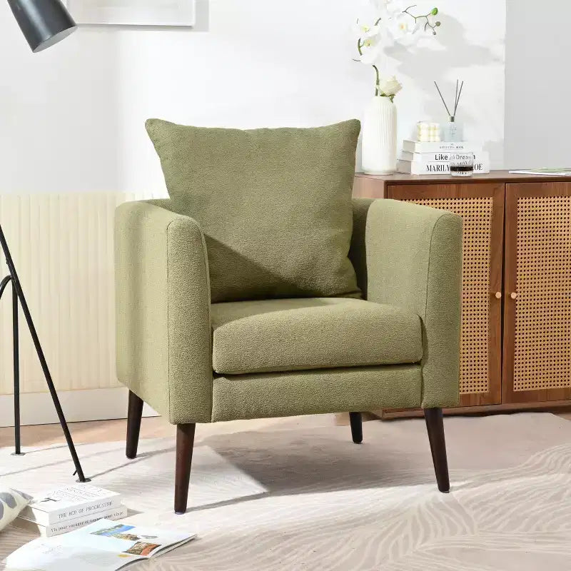 Fauteuil club capitonné, fauteuil baquet avec pieds en bois massif et support lombaire.