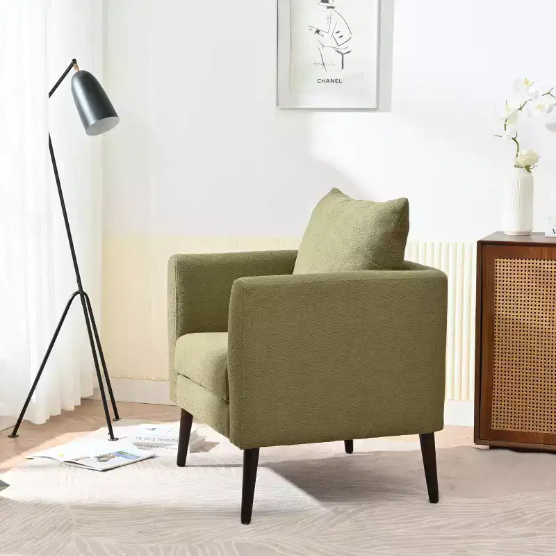 Fauteuil club capitonné, fauteuil baquet avec pieds en bois massif et support lombaire.