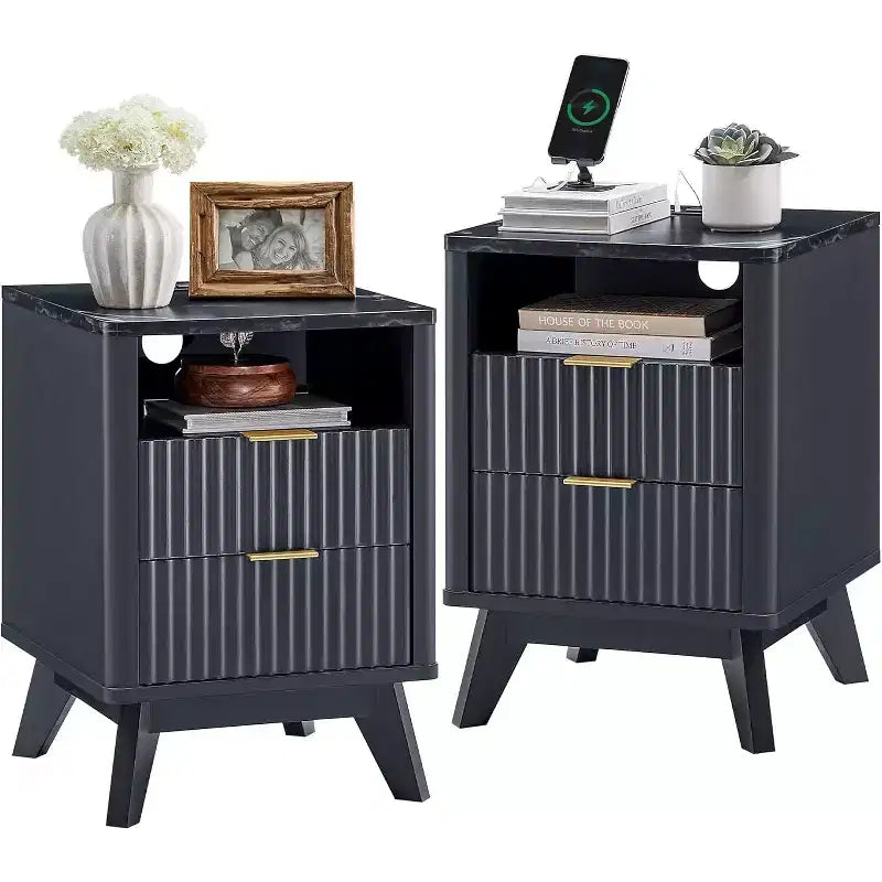 Ensemble de tables de chevet cannelées modernes avec station de recharge, plateau en faux marbre, 2 tiroirs de rangement