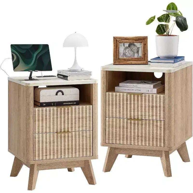 Ensemble de tables de chevet cannelées modernes avec station de recharge, plateau en faux marbre, 2 tiroirs de rangement