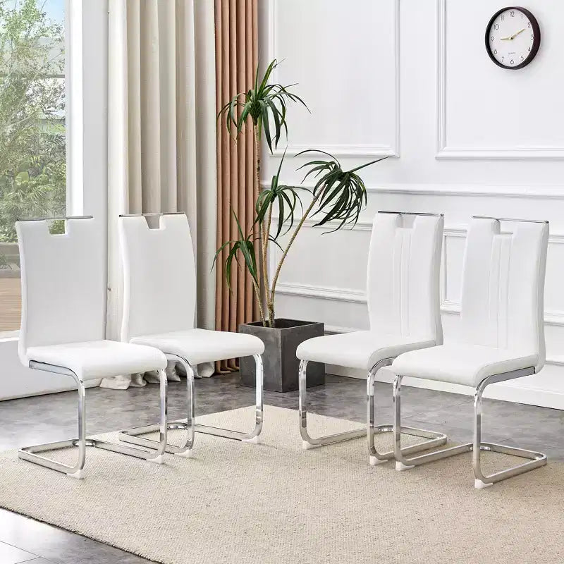 Chaise de salle à manger en similicuir en forme d'arc, dotée d'un dossier ergonomique et mesurant 40 x 52 x 99 cm.