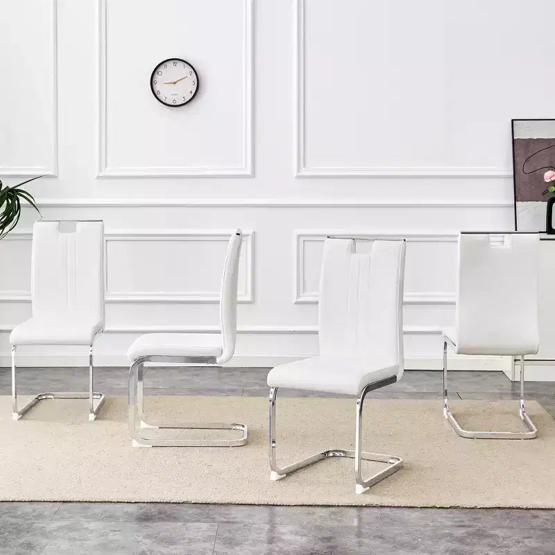 Chaise de salle à manger en similicuir en forme d'arc, dotée d'un dossier ergonomique et mesurant 40 x 52 x 99 cm.