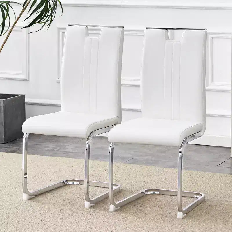 Chaise de salle à manger en similicuir en forme d'arc, dotée d'un dossier ergonomique et mesurant 40 x 52 x 99 cm.