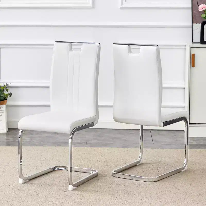 Chaise de salle à manger en similicuir en forme d'arc, dotée d'un dossier ergonomique et mesurant 40 x 52 x 99 cm.