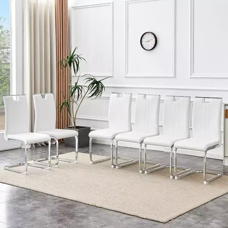 Chaise de salle à manger en similicuir en forme d'arc, dotée d'un dossier ergonomique et mesurant 40 x 52 x 99 cm.
