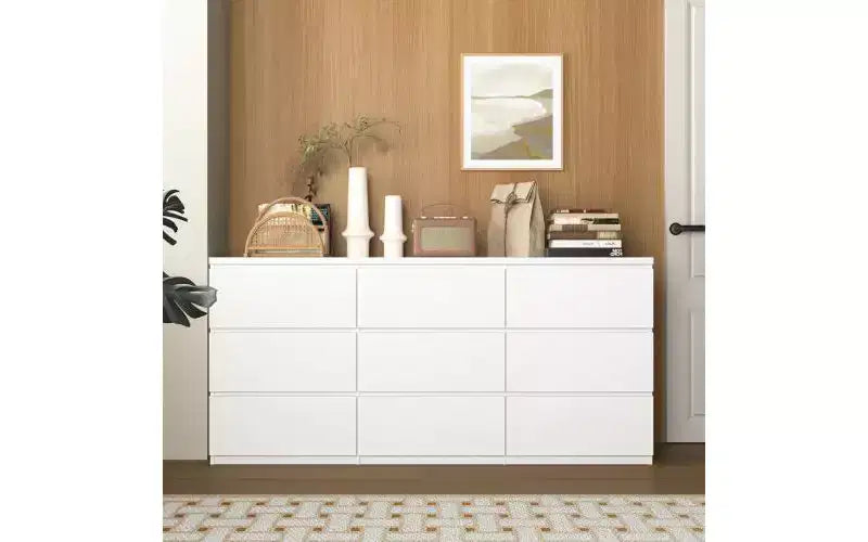 Commode moderne spacieuse sans poignée à neuf tiroirs de 160 cm ; meuble de rangement en bois, convient pour le salon ou la chambre à coucher, blanc