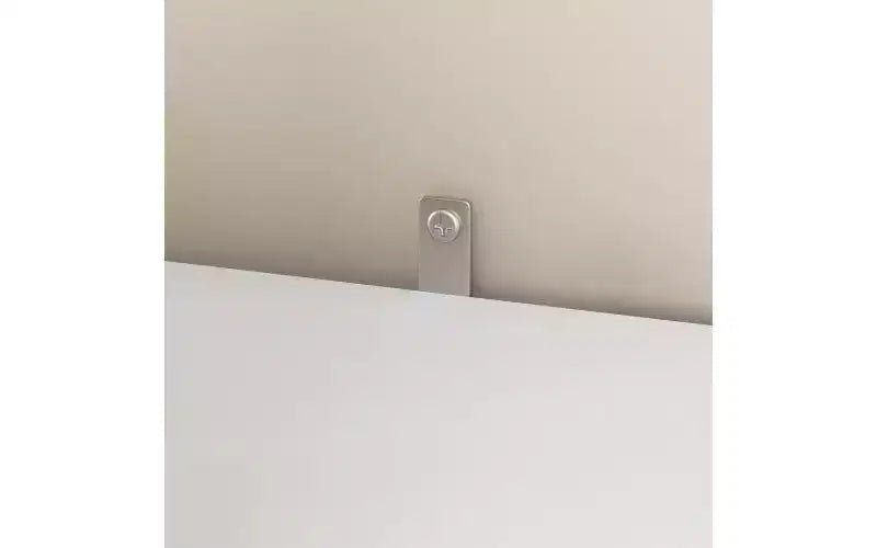 Commode moderne spacieuse sans poignée à neuf tiroirs de 160 cm ; meuble de rangement en bois, convient pour le salon ou la chambre à coucher, blanc